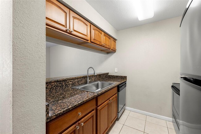 Building Photo - 5440 S MacDill Ave