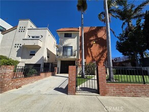 Building Photo - 2440 Penmar Ave