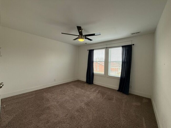 Building Photo - Beautiful Two-Story House in Woodbine - Fenced in Backyard