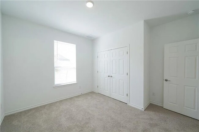 Building Photo - 215 Thurman Holt Rd