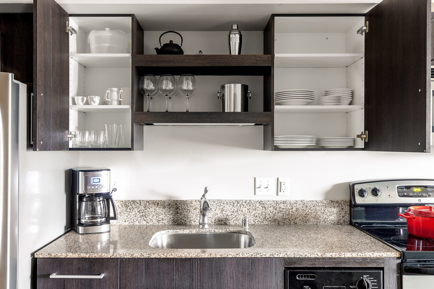 Building Photo - 215 10th Ave E