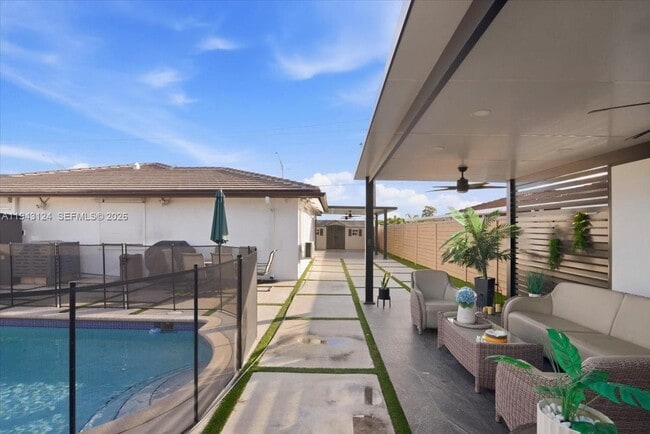 Building Photo - 18366 SW 139th Ct