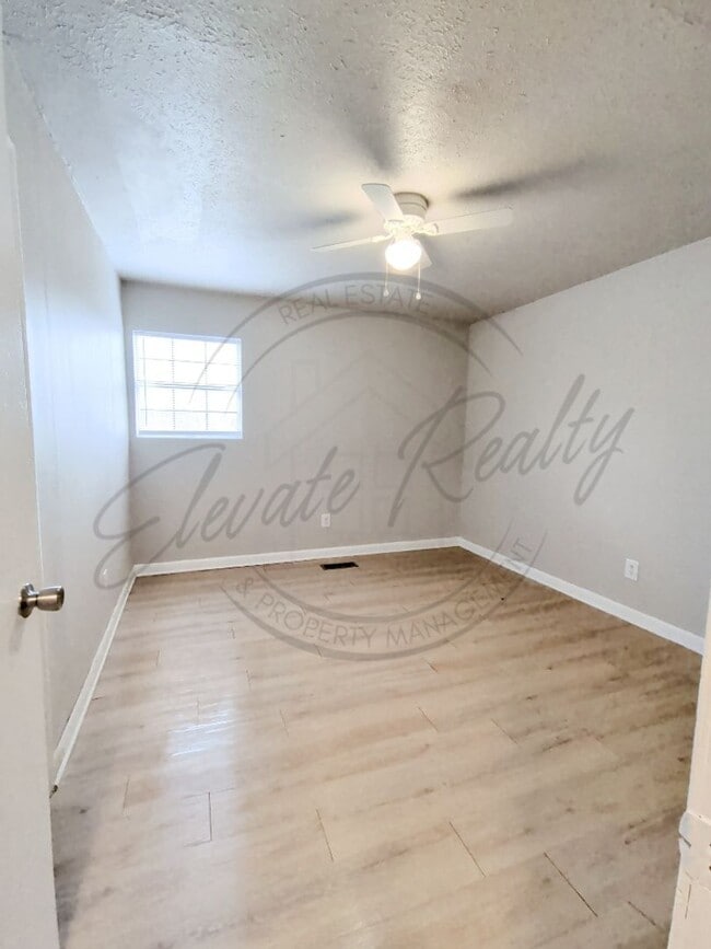 Building Photo - On Special: Two Bedroom Ranch Duplex in North Gallatin!