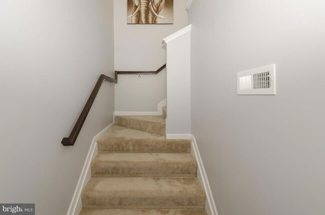 Building Photo - 7523 Holly Ridge Dr