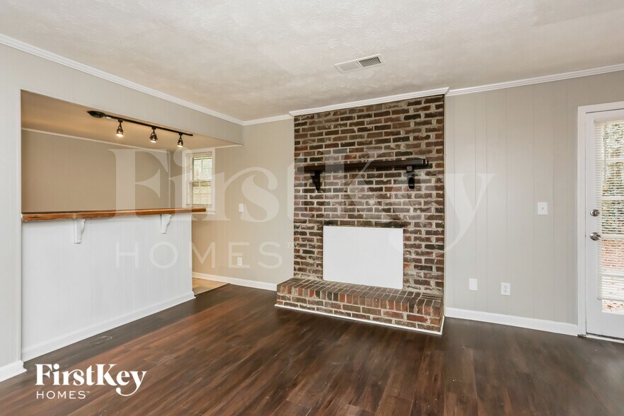 Building Photo - 2881 Hickory Trail