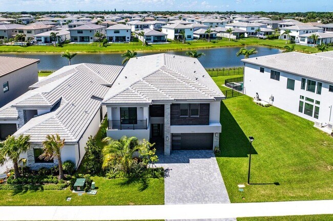 Building Photo - 8311 Essex Country Clb Dr