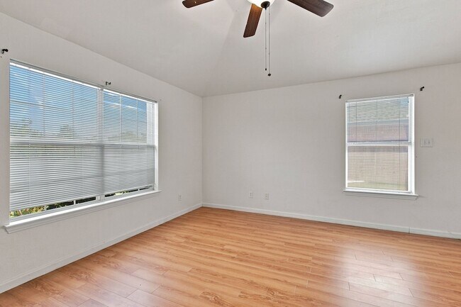 Building Photo - 616 Mustang Ct