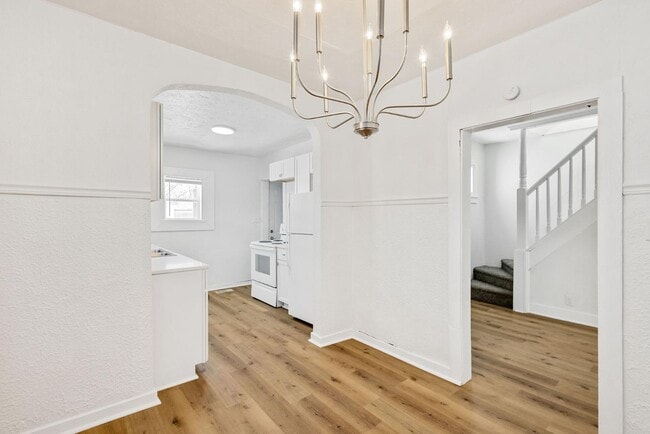 Building Photo - 910 Reddick St