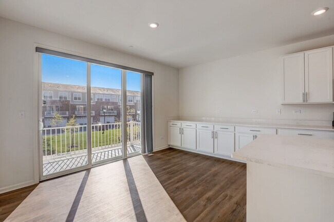 Building Photo - 2924 Reflection Dr