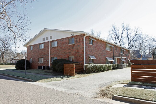 Building Photo - 670 N Beard Ave