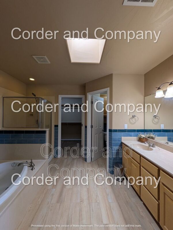 Building Photo - 940 Sellers Dr NE