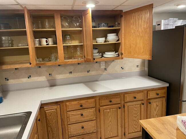 kitchen/ gas stove large refrigerator, dishwasher - 1869 Park Rd NW