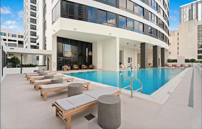 Building Photo - 225 N Miami Ave