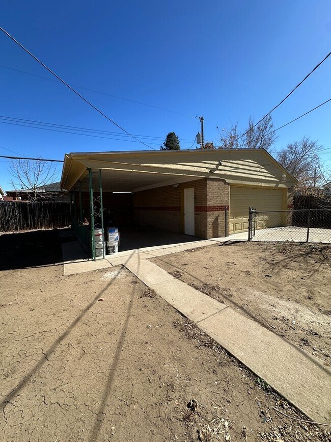 Building Photo - 6820 Larsh Dr