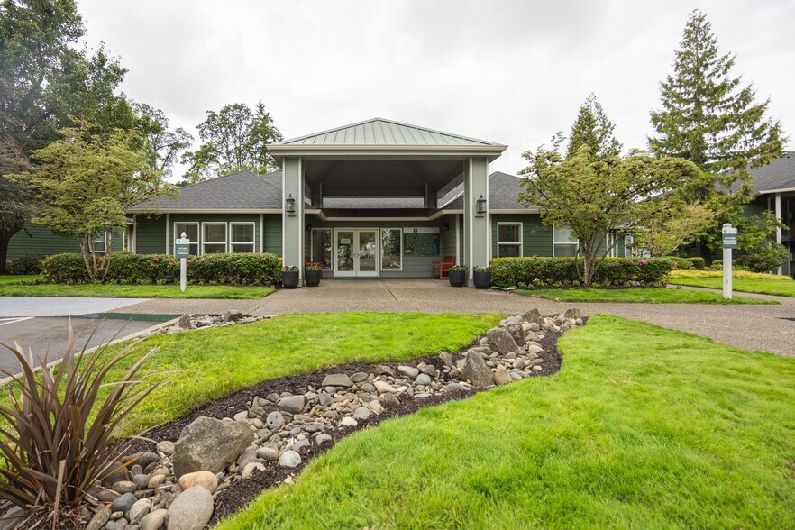 Primary Photo - Commons at Dawson Creek Apartments