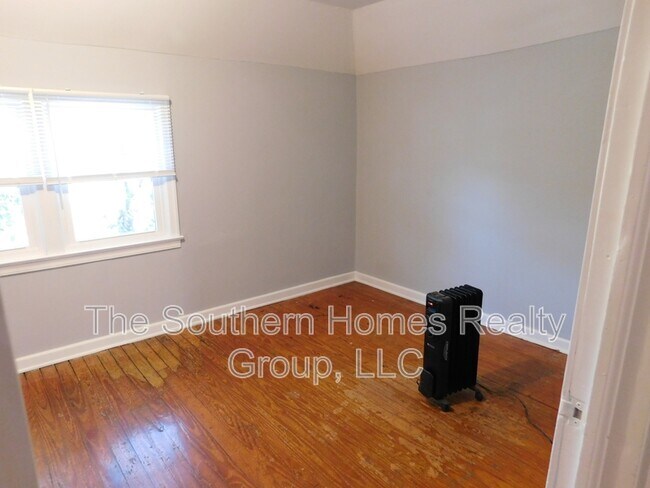 Building Photo - 1113 Knoxville Ave
