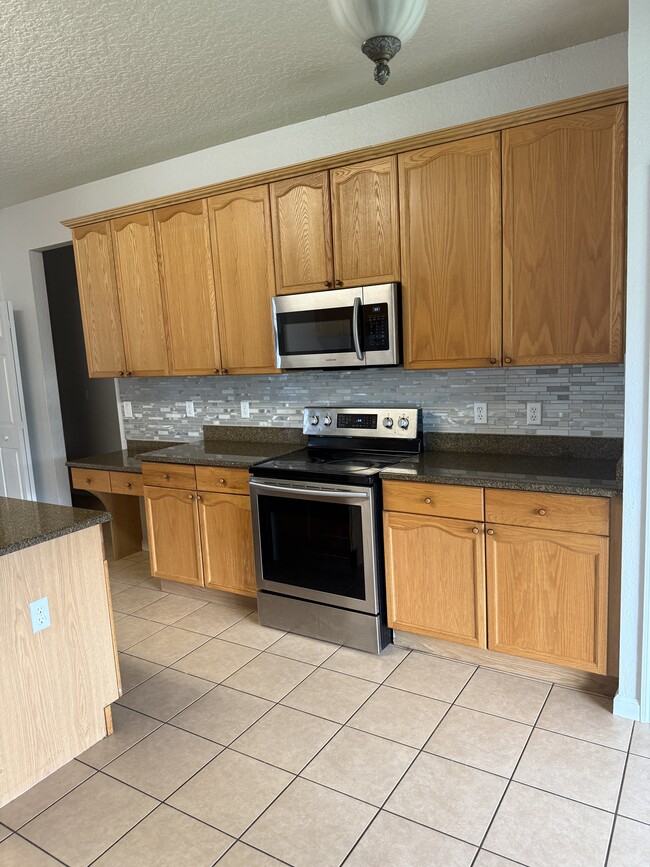 Building Photo - 2914 River Birch Dr