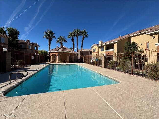 Building Photo - 1050 E Cactus Ave