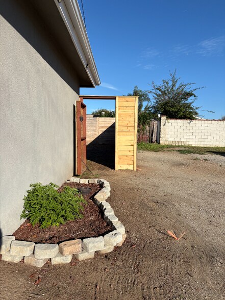 Building Photo - 2721 Drew Ln