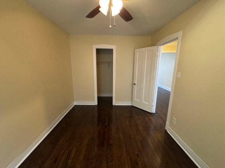 Building Photo - 2510 N LeClaire Ave