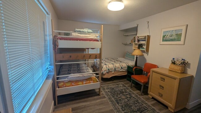 Building Photo - Our Western-Coastal Shabby Chic house Avai...