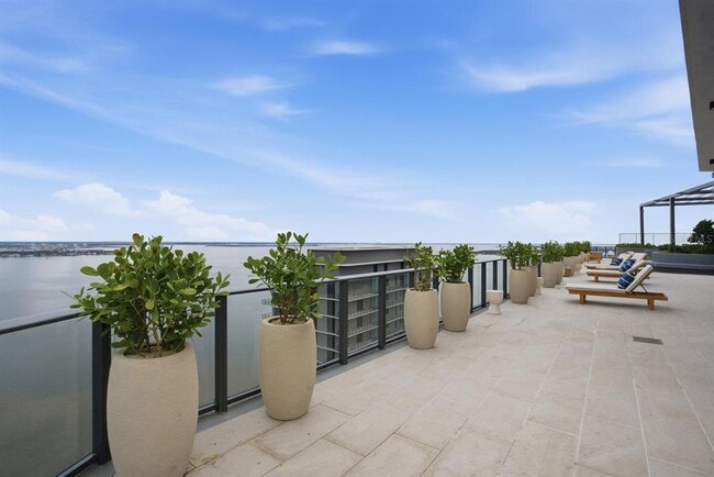 Building Photo - 3015 S Ysabella Ave