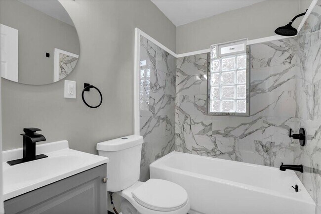 Building Photo - 11235 Portlance Ave