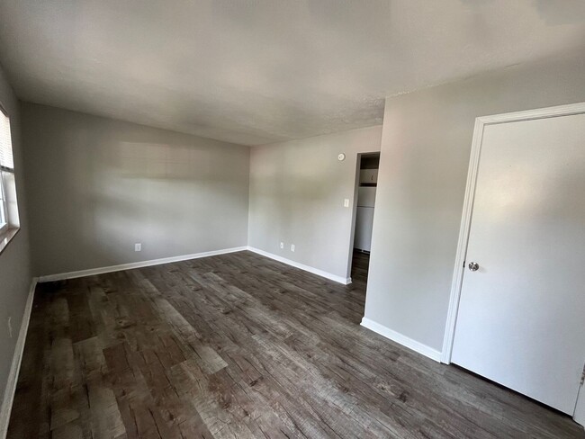 Building Photo - Stockton Apartments- Sylvia Community 1 Be...
