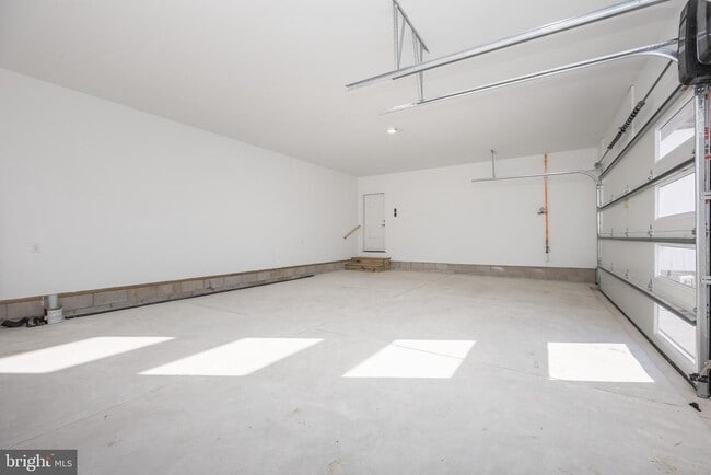 Building Photo - 5692 King Stuart Dr