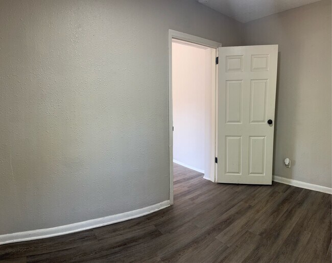 Building Photo - 2603 Beaverbrook Pl