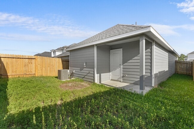 Building Photo - 16759 N Marie Vlg Dr