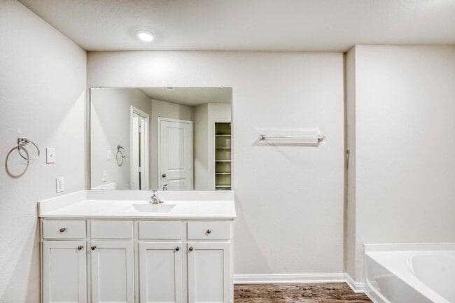 Building Photo - 8119 Sunberry Shadow Dr