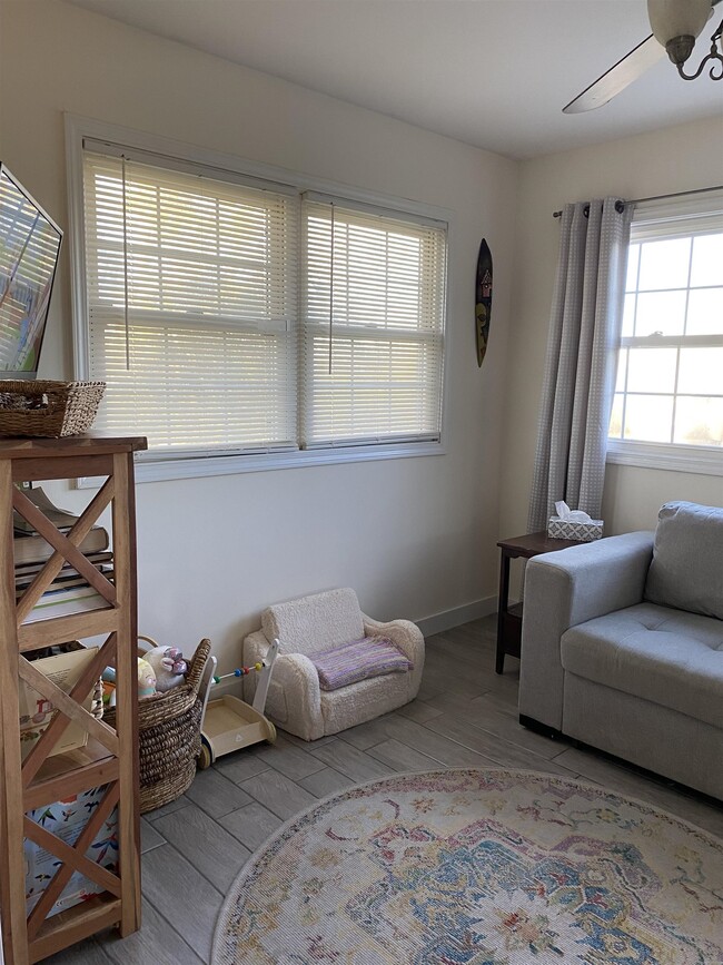 Building Photo - 6549 Madison St