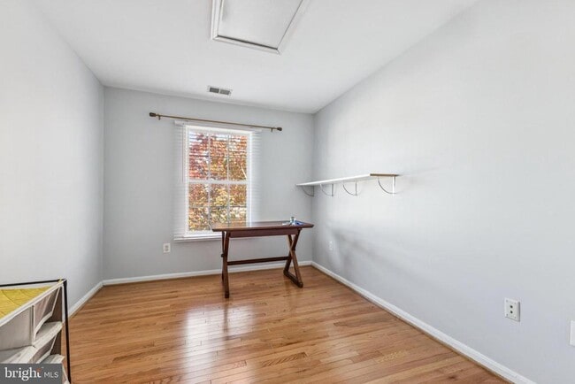 Building Photo - 43067 Candlewick Square