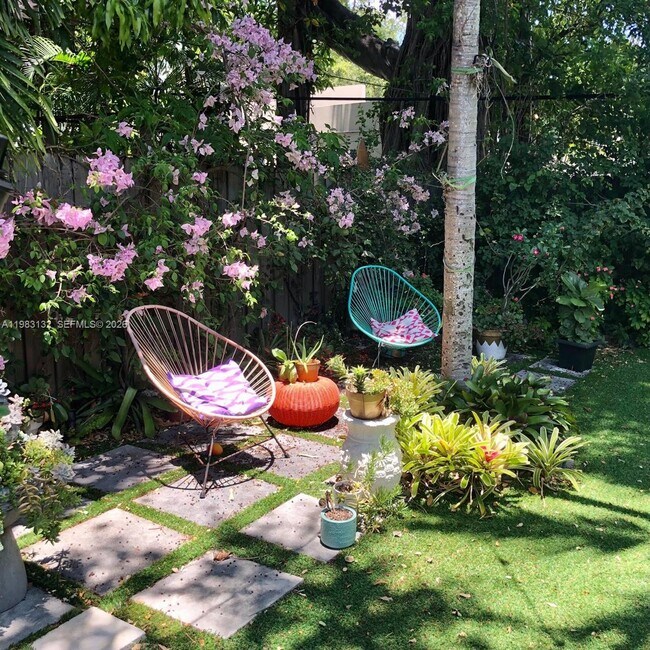 Building Photo - 551 NE 69th St