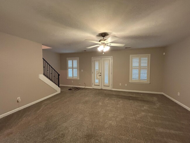 Building Photo - 1390 Island Town Dr