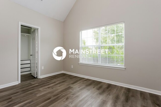 Building Photo - 3510 Umatilla Ln