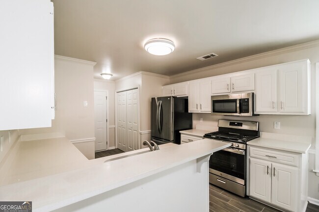 Building Photo - 355 Freeman Dr