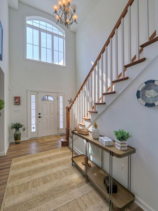 Building Photo - Spacious 3BR / 3.5BA Single family home • 2,500 Sq Ft • Baywood