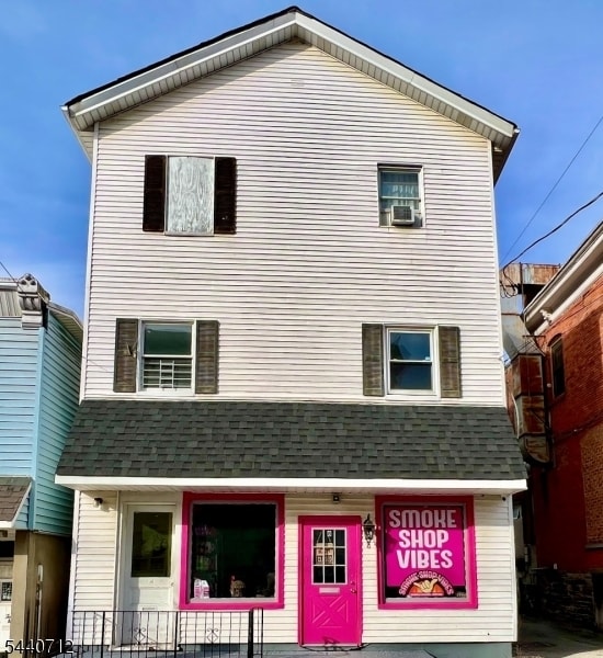 Building Photo - 8 Newton Ave