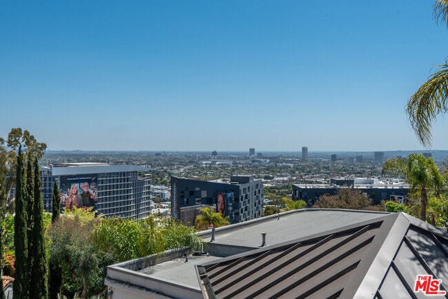 Building Photo - 1357 Miller Dr