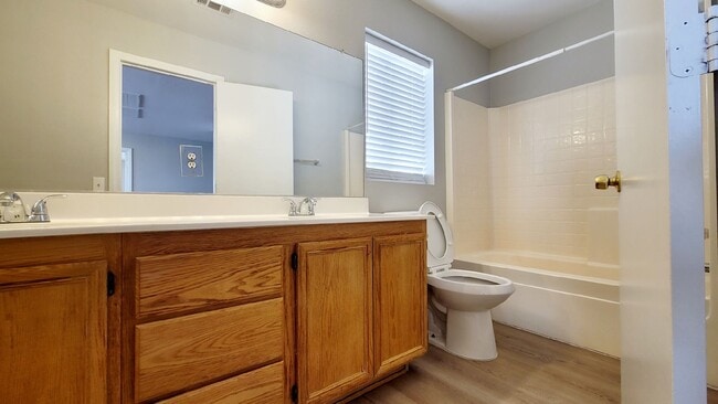 Building Photo - 10028 W Cherokee Ave