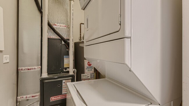 Building Photo - 7400 S Stony Island Ave