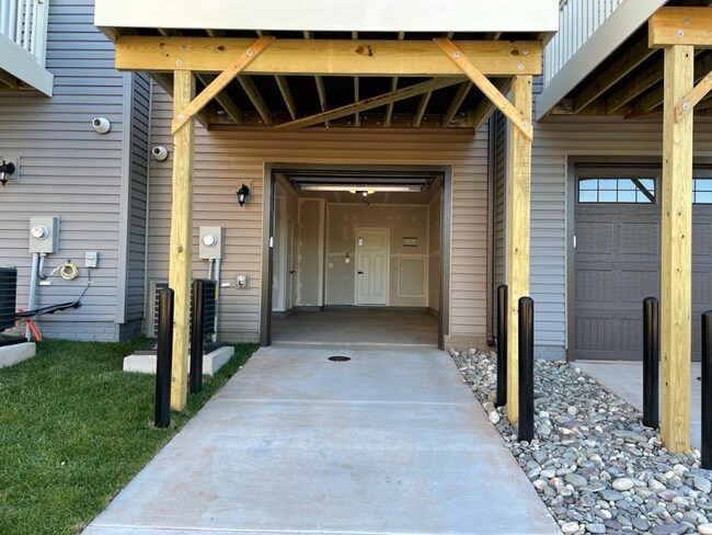 Building Photo - 2654 Jetstream Rd