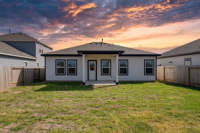 Building Photo - 16743 Needlepoint Dr