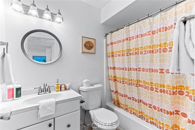 Building Photo - 2564 N Aurora Dr