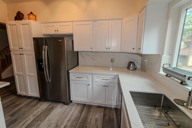 Building Photo - 43063 Goldmine Woods Ln