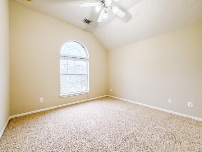Building Photo - 4806 Lakefront Terrace Ct