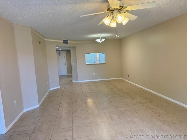 Building Photo - 571 SW 142nd Ave