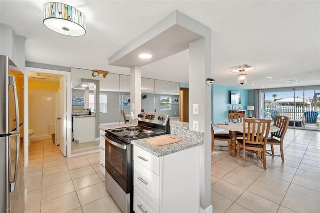 Building Photo - 5102 Blue Heron Dr